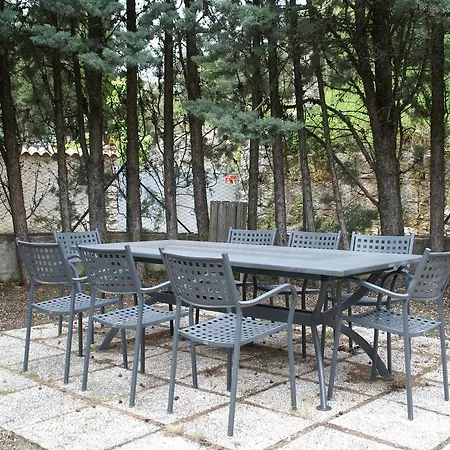 Atmospheric Holiday In With Enclosed Garden Holiday home *