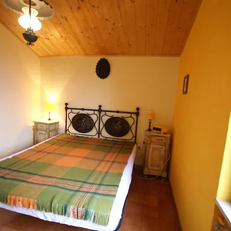 Holiday home Atmospheric Holiday In With Enclosed Garden