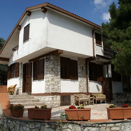 Holiday home Atmospheric Holiday In With Enclosed Garden